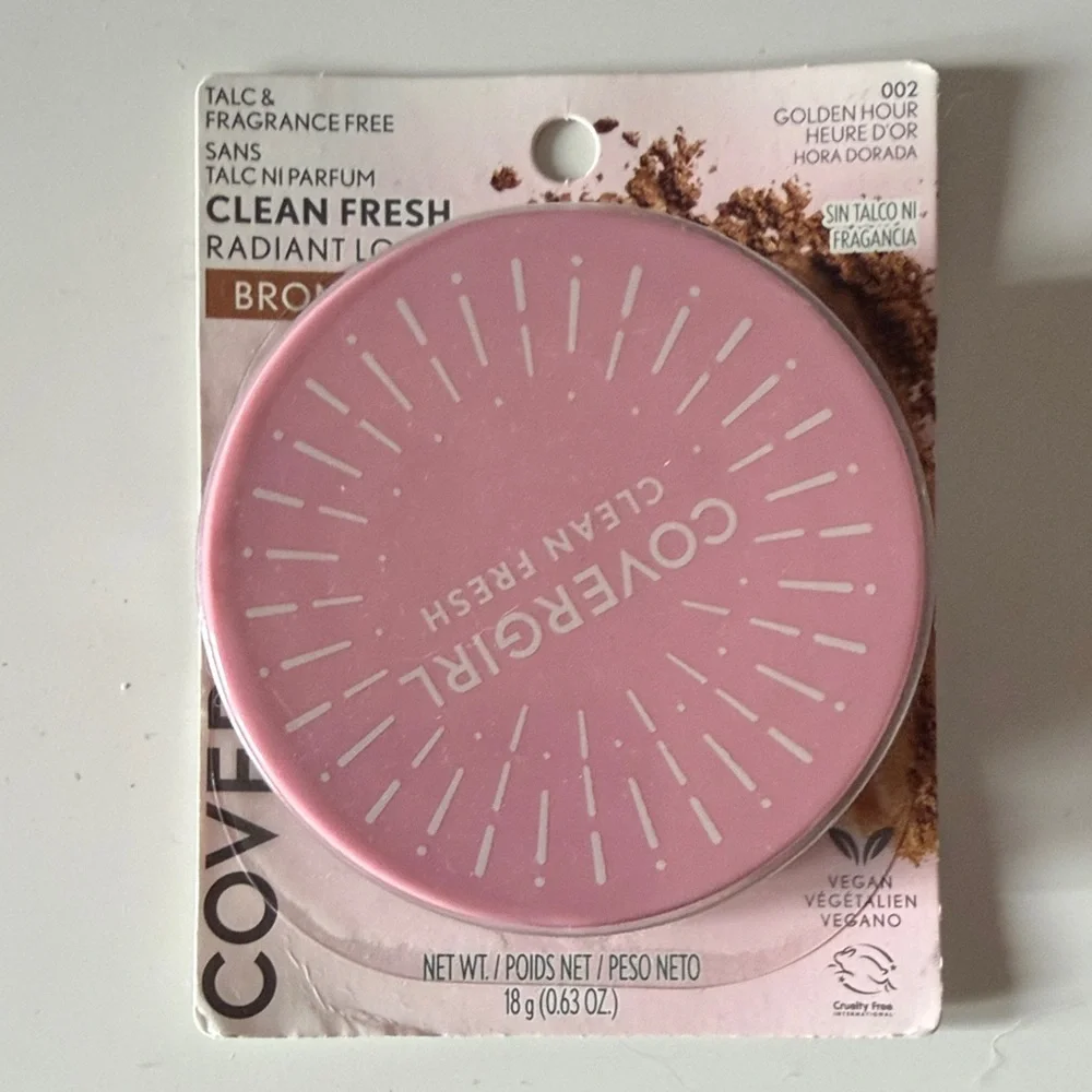 COVERGIRL Clean Fresh Radiant Loose Powder in 002 Golden Hour